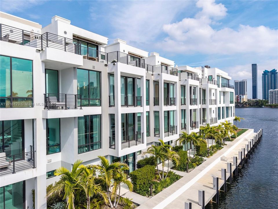 待售: $2,934,500 (4 贝兹, 4 浴室, 3375 平方英尺)