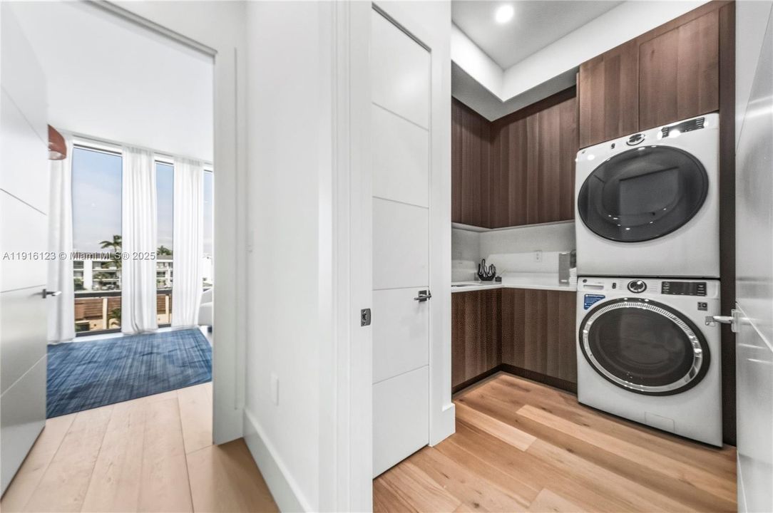 待售: $2,934,500 (4 贝兹, 4 浴室, 3375 平方英尺)