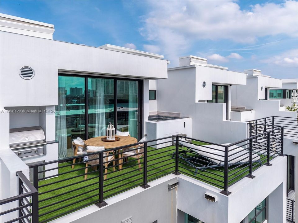 待售: $2,934,500 (4 贝兹, 4 浴室, 3375 平方英尺)