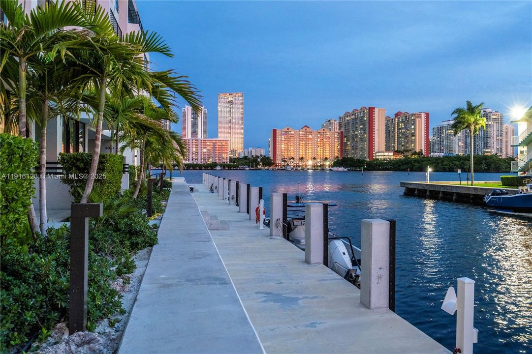 待售: $2,934,500 (4 贝兹, 4 浴室, 3375 平方英尺)