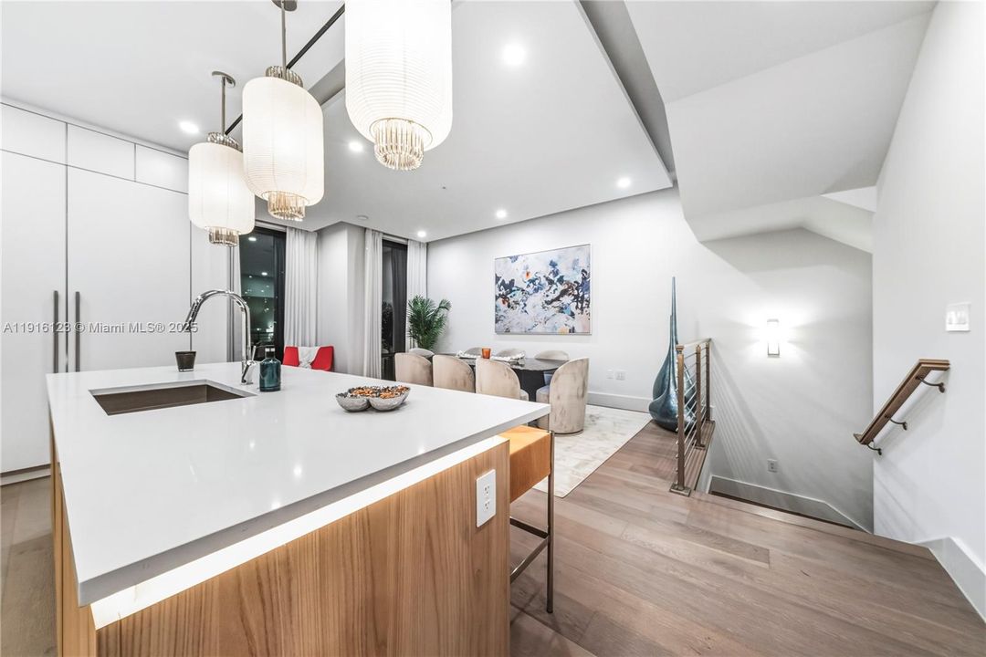 待售: $2,934,500 (4 贝兹, 4 浴室, 3375 平方英尺)