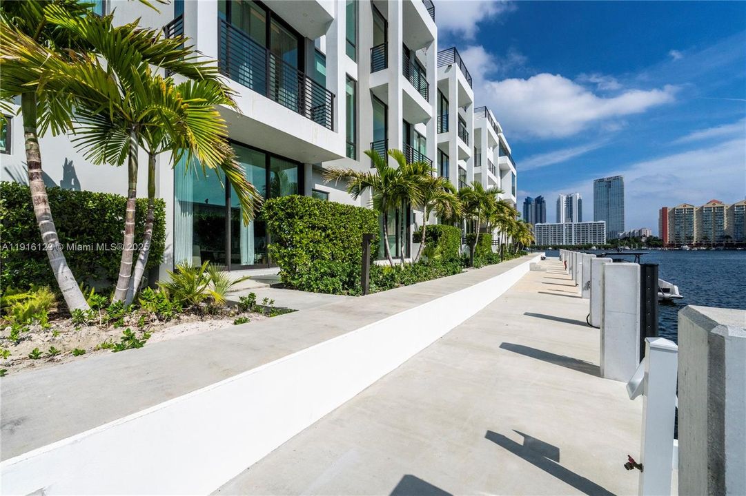 待售: $2,934,500 (4 贝兹, 4 浴室, 3375 平方英尺)