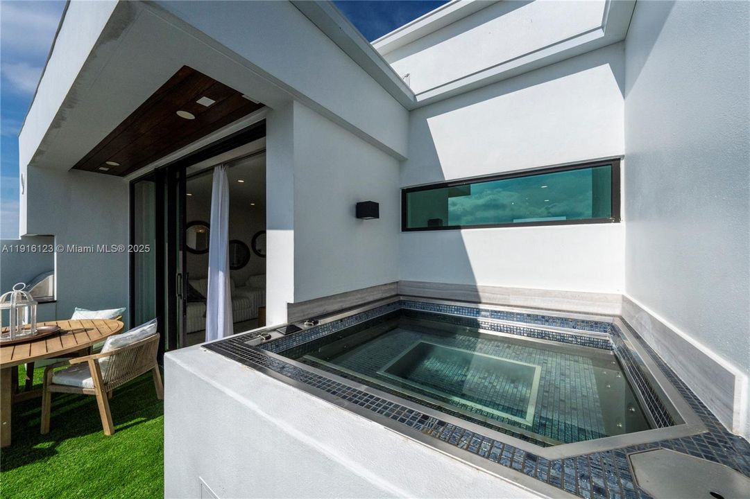 待售: $2,934,500 (4 贝兹, 4 浴室, 3375 平方英尺)