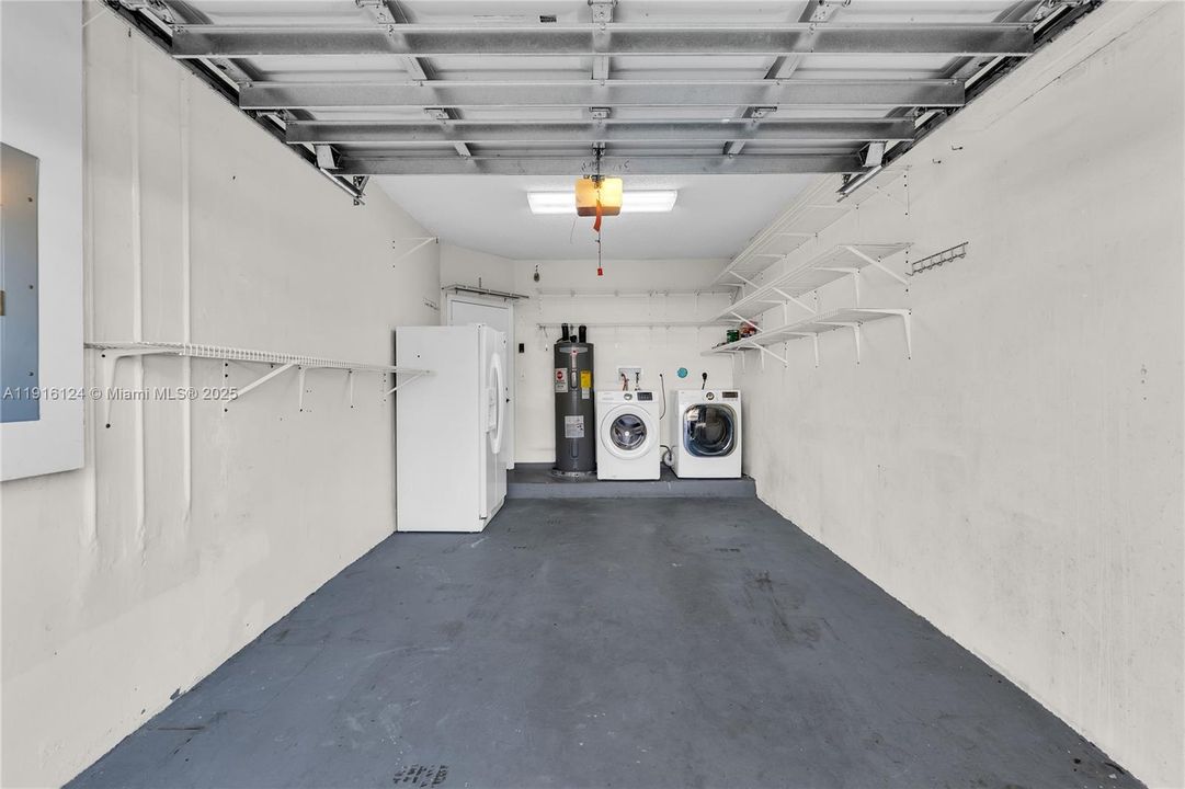 出租: $3,100 (3 贝兹, 2 浴室, 1428 平方英尺)