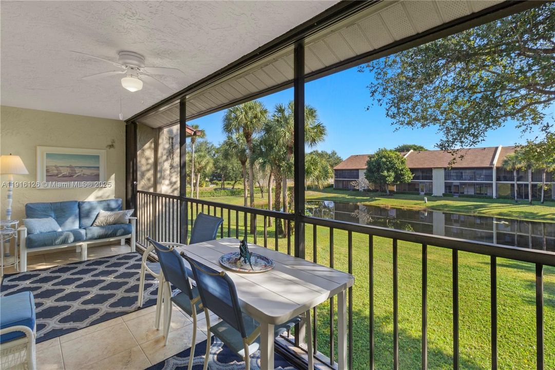 For Sale: $225,000 (2 beds, 2 baths, 1360 Square Feet)