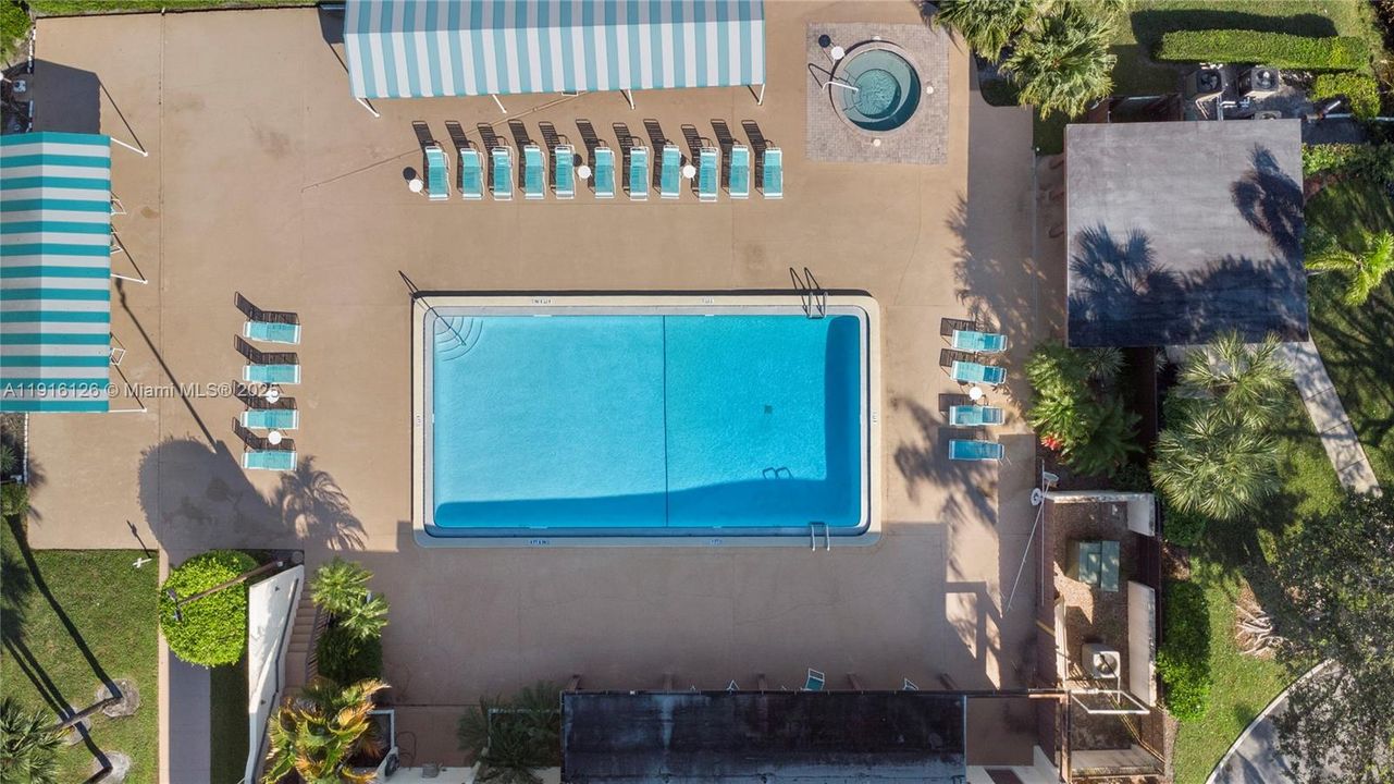 For Sale: $225,000 (2 beds, 2 baths, 1360 Square Feet)