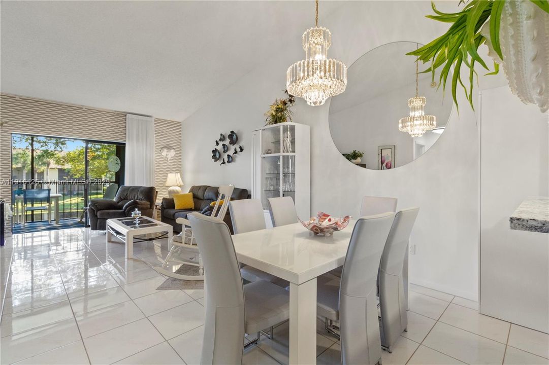 For Sale: $225,000 (2 beds, 2 baths, 1360 Square Feet)