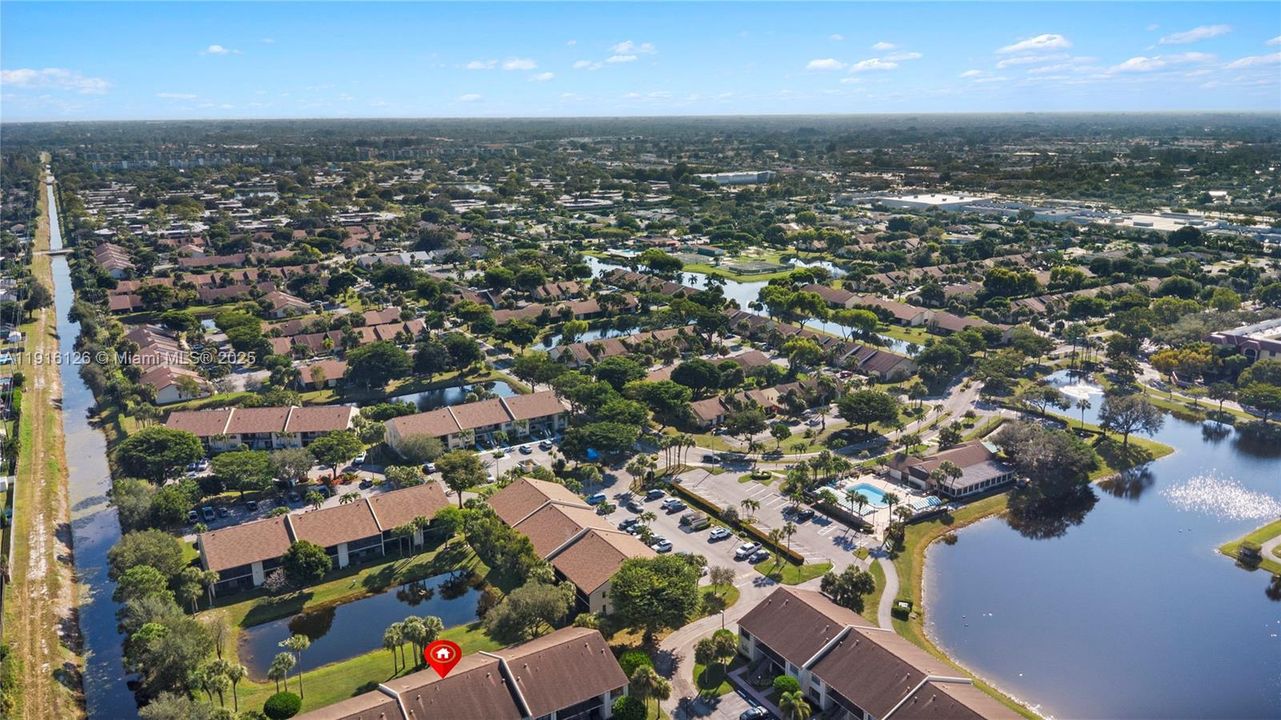 For Sale: $225,000 (2 beds, 2 baths, 1360 Square Feet)