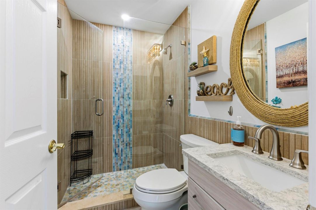 GUEST BATH 1- 1ST FLOOR