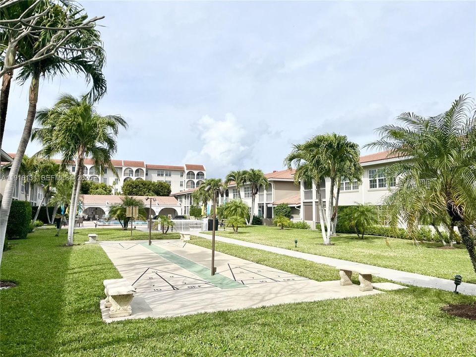 For Sale: $265,000 (2 beds, 2 baths, 1080 Square Feet)