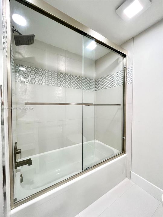 For Sale: $265,000 (2 beds, 2 baths, 1080 Square Feet)