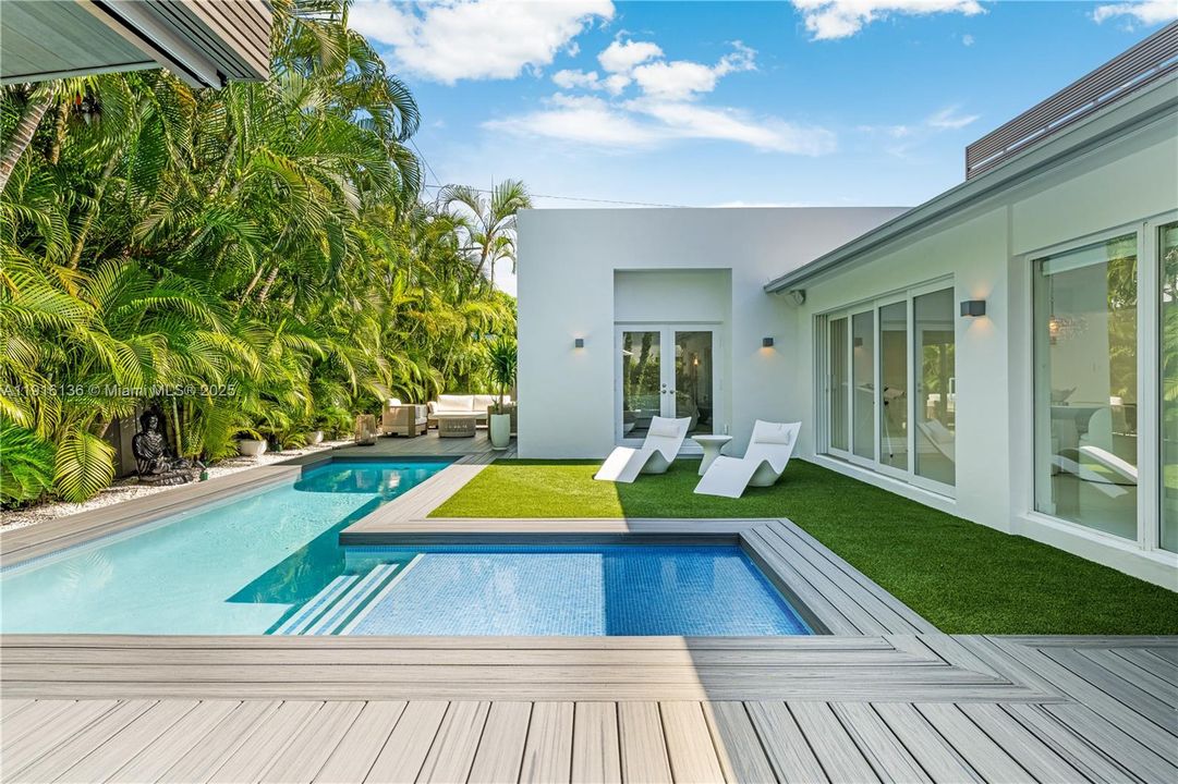 出租: $22,000 (4 贝兹, 3 浴室, 2689 平方英尺)