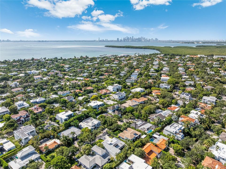 出租: $22,000 (4 贝兹, 3 浴室, 2689 平方英尺)