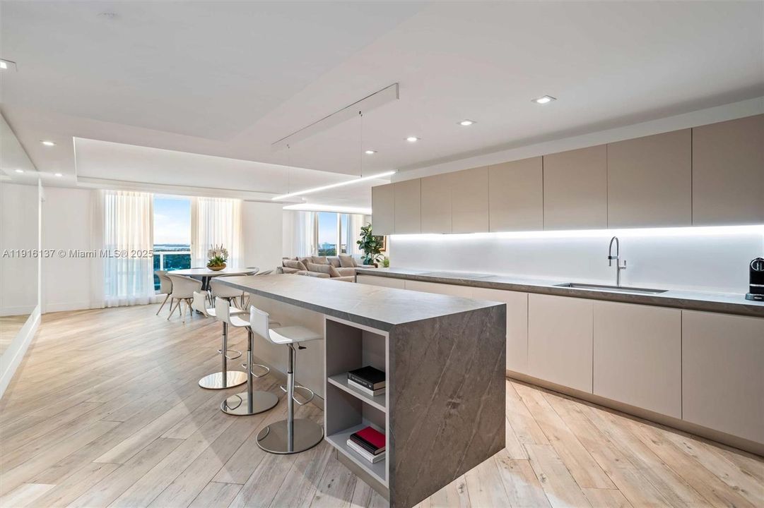 For Rent: $29,000 (3 beds, 3 baths, 2480 Square Feet)