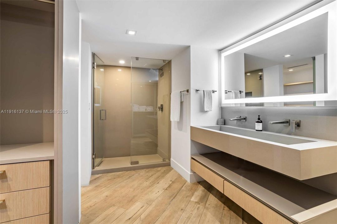 For Rent: $29,000 (3 beds, 3 baths, 2480 Square Feet)