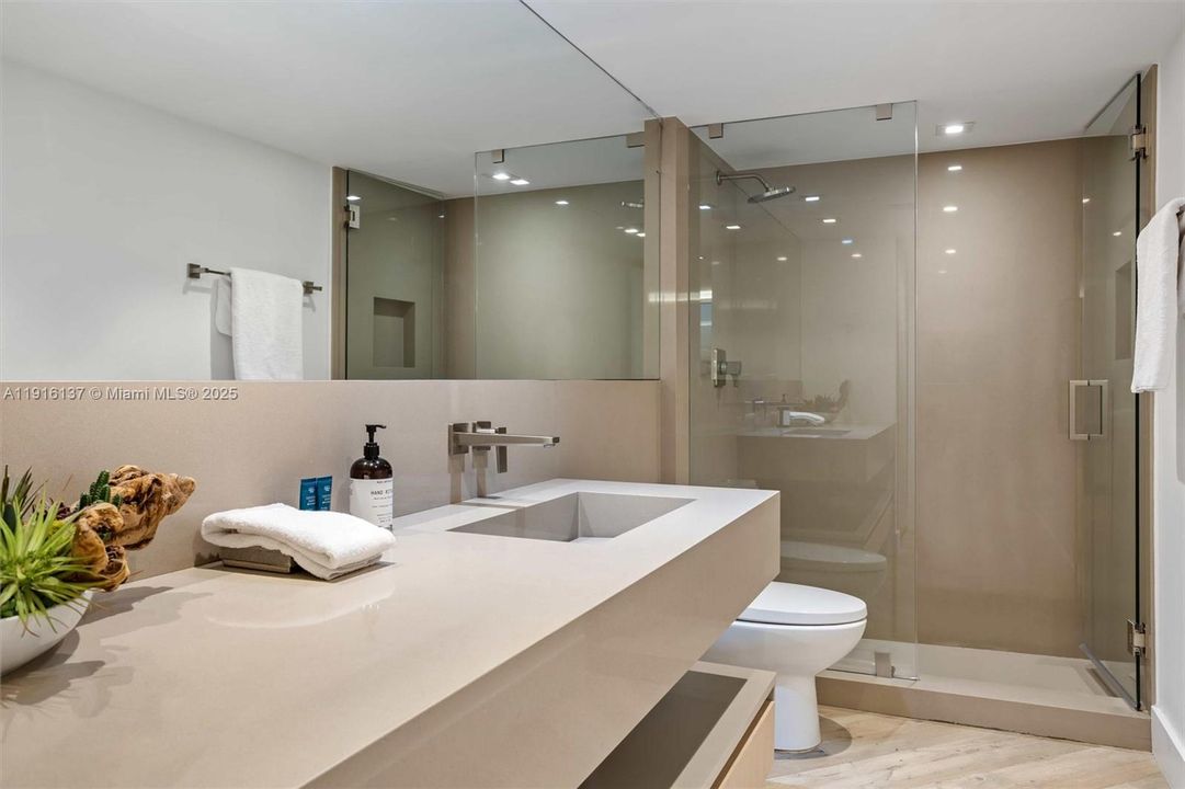 For Rent: $29,000 (3 beds, 3 baths, 2480 Square Feet)