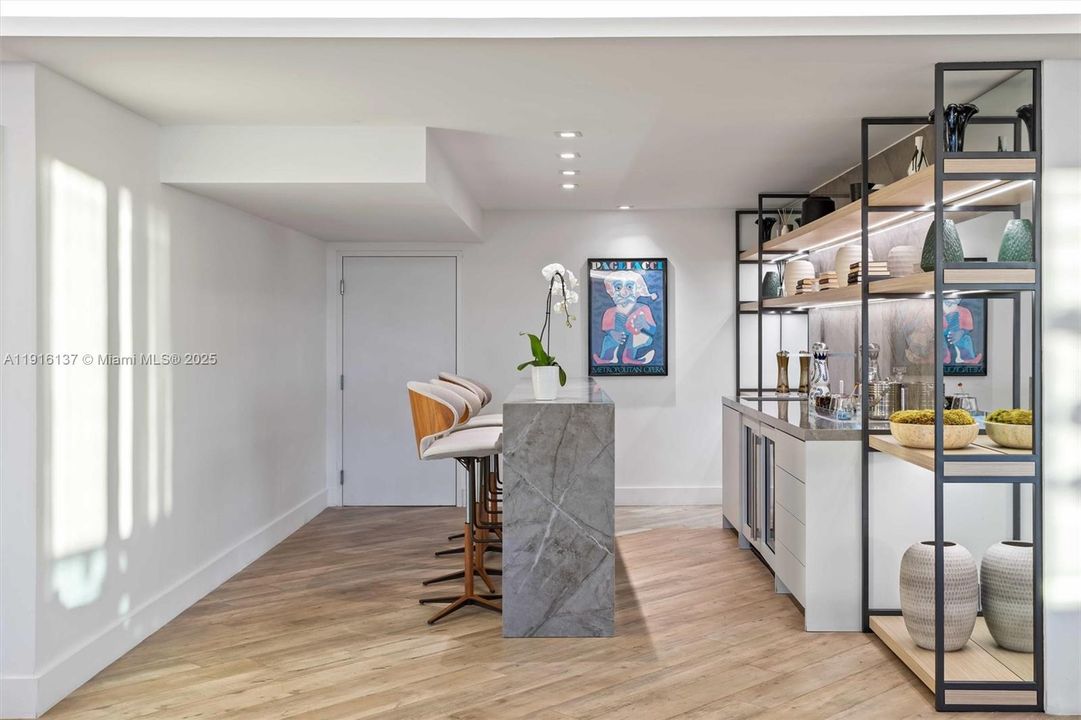 For Rent: $29,000 (3 beds, 3 baths, 2480 Square Feet)