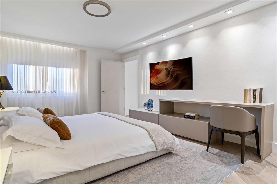 For Rent: $29,000 (3 beds, 3 baths, 2480 Square Feet)