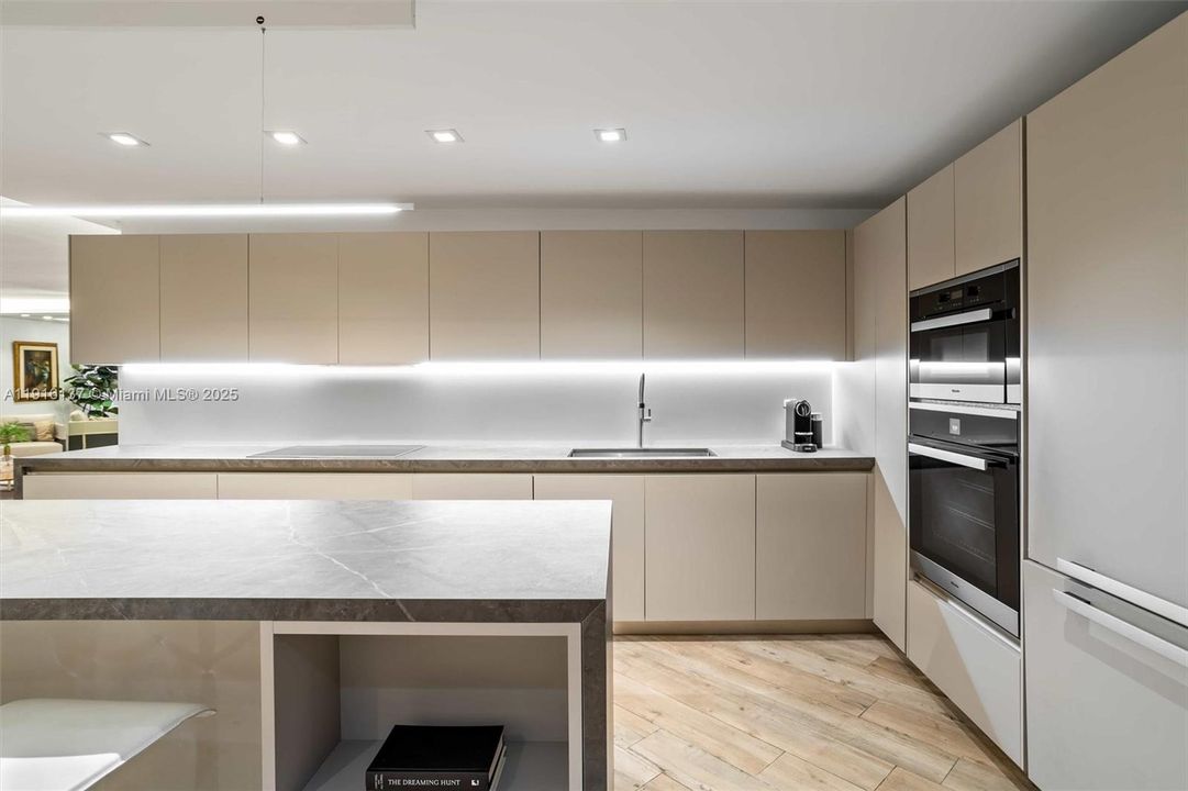 For Rent: $29,000 (3 beds, 3 baths, 2480 Square Feet)