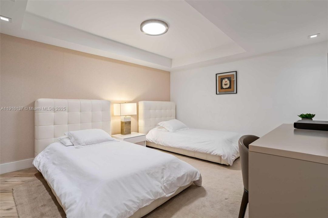 For Rent: $29,000 (3 beds, 3 baths, 2480 Square Feet)