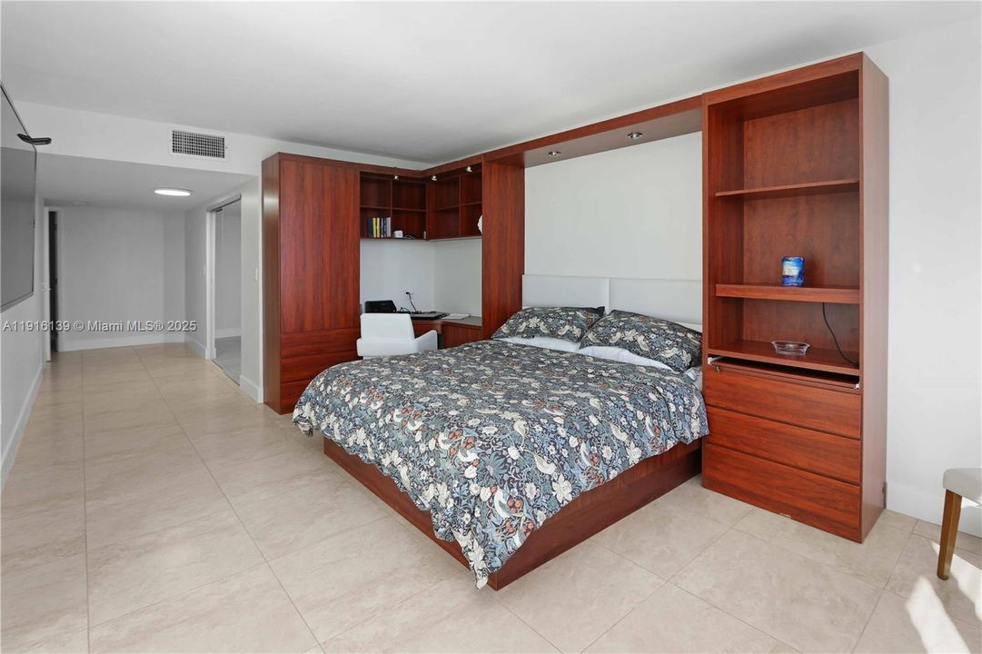 На продажу: $825,000 (2 спален, 2 ванн, 1380 Квадратных фут)