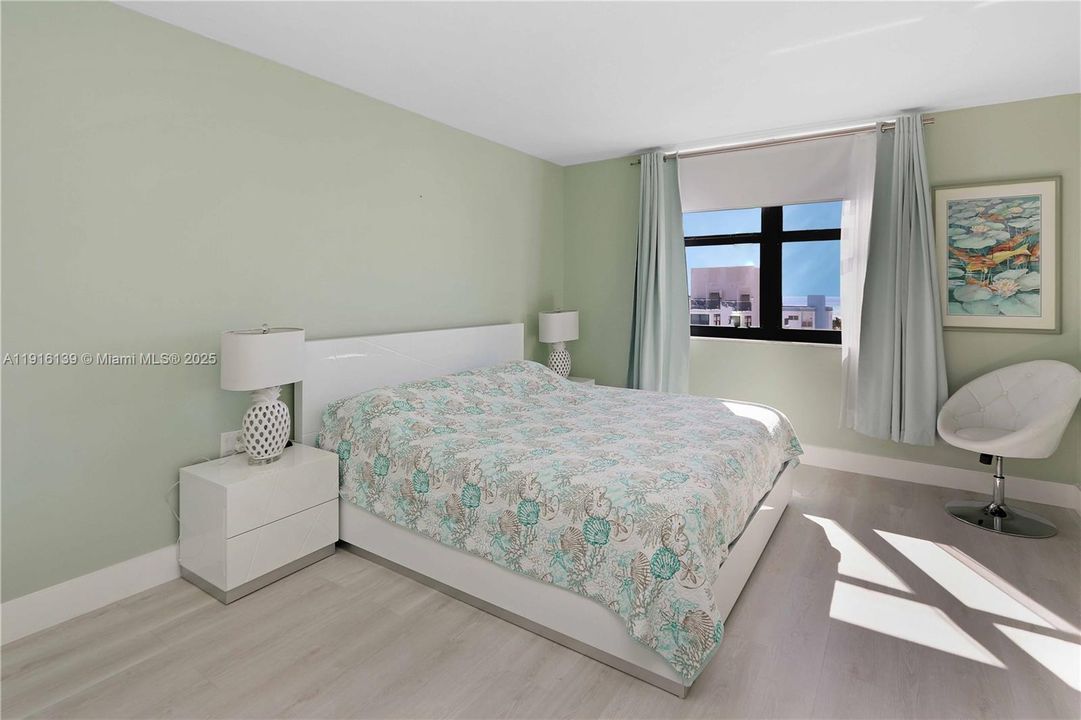 На продажу: $825,000 (2 спален, 2 ванн, 1380 Квадратных фут)