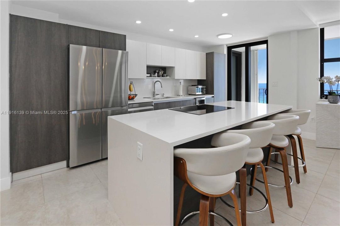 На продажу: $825,000 (2 спален, 2 ванн, 1380 Квадратных фут)