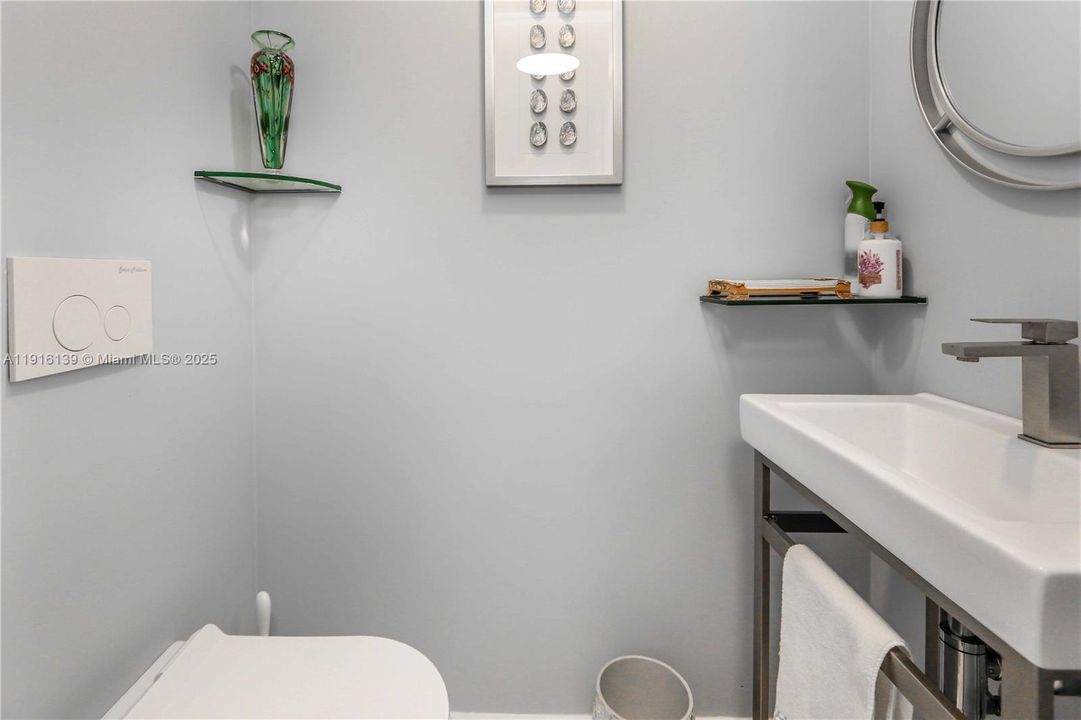 На продажу: $825,000 (2 спален, 2 ванн, 1380 Квадратных фут)