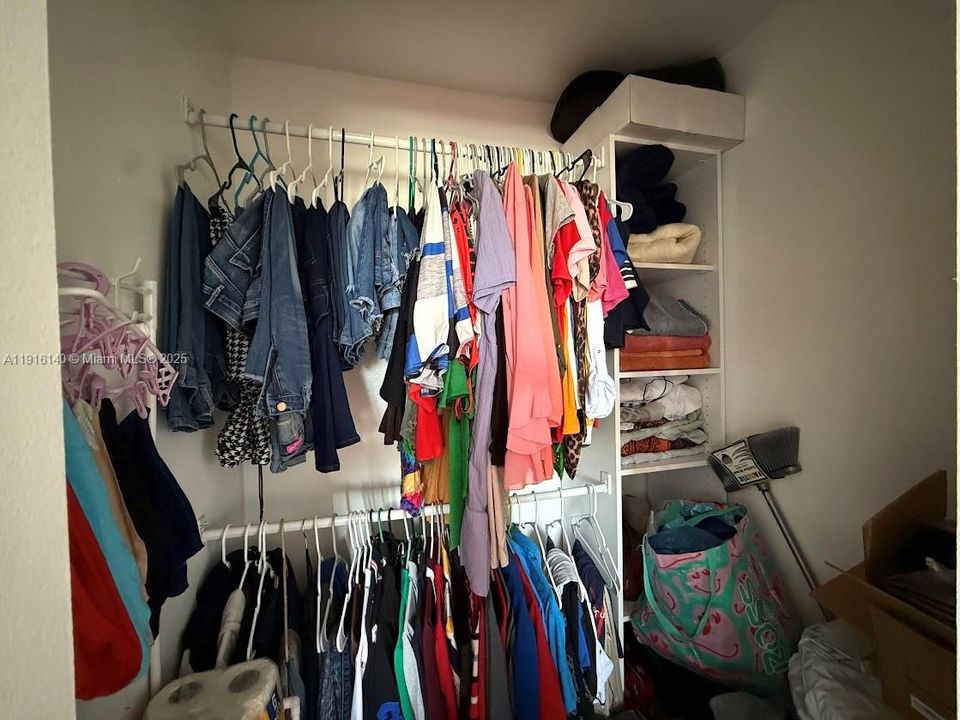 For Rent: $1,900 (1 beds, 1 baths, 676 Square Feet)