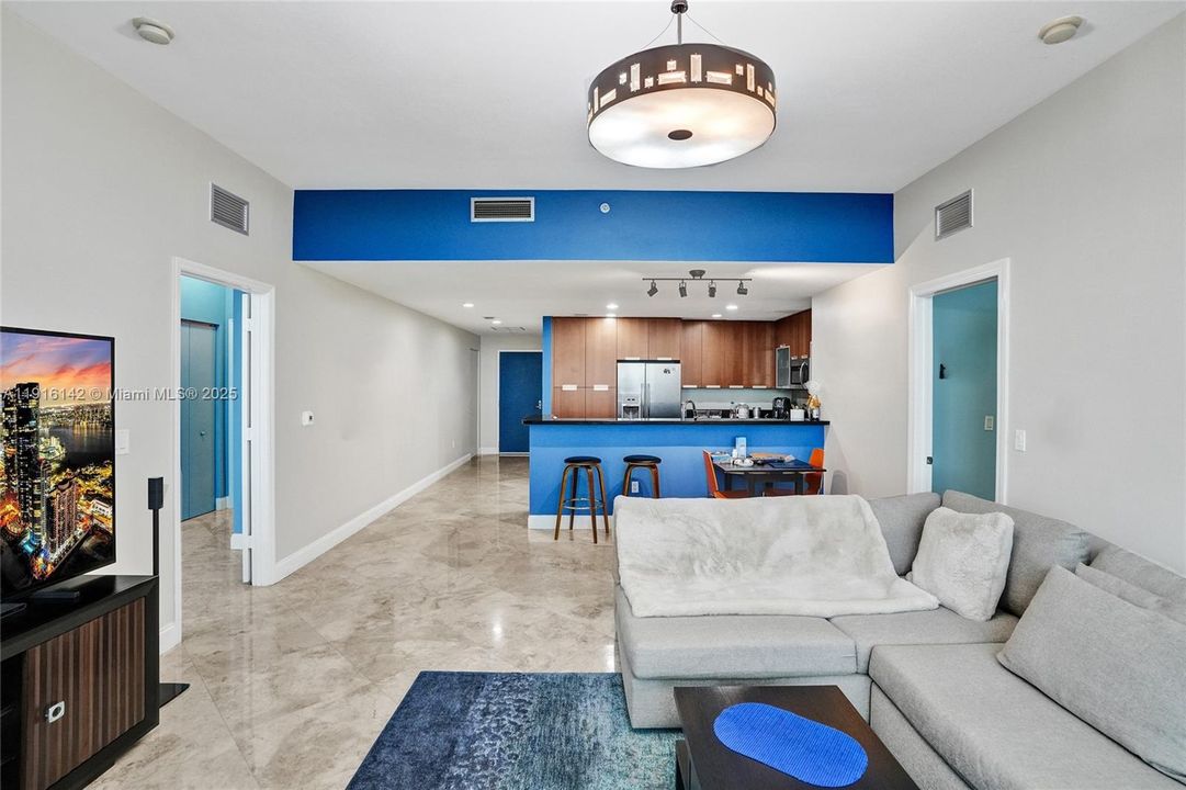 For Sale: $729,000 (2 beds, 2 baths, 1458 Square Feet)