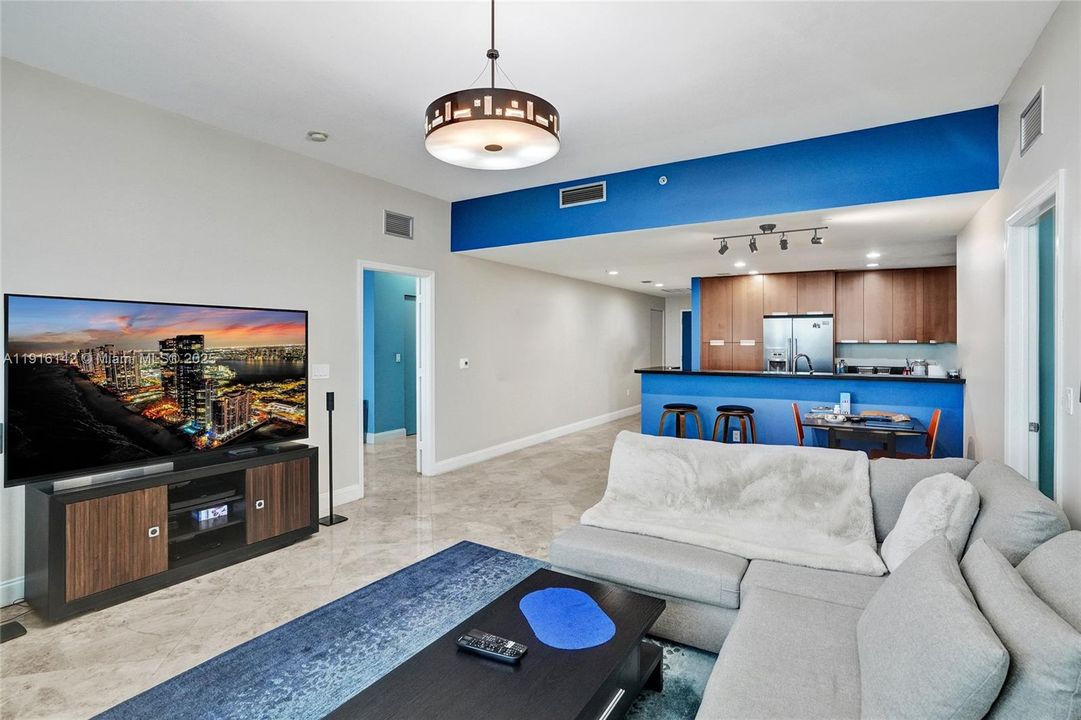 For Sale: $729,000 (2 beds, 2 baths, 1458 Square Feet)