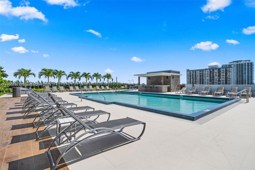 For Sale: $729,000 (2 beds, 2 baths, 1458 Square Feet)