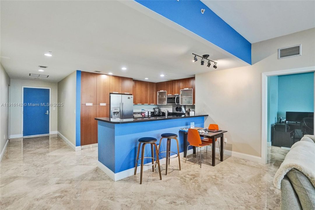 For Sale: $729,000 (2 beds, 2 baths, 1458 Square Feet)