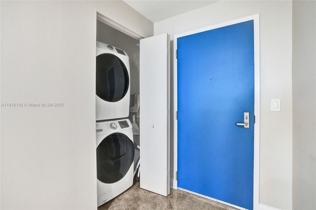 For Sale: $729,000 (2 beds, 2 baths, 1458 Square Feet)