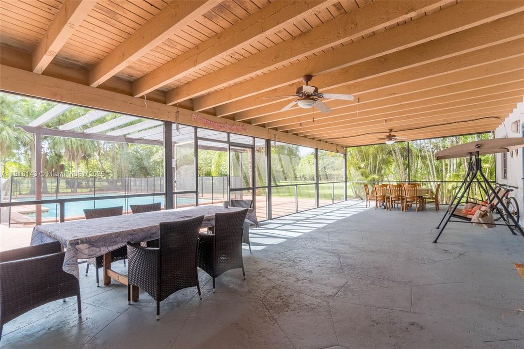 En Venta: $1,250,000 (5 camas, 3 baños, 4844 Pies cuadrados)