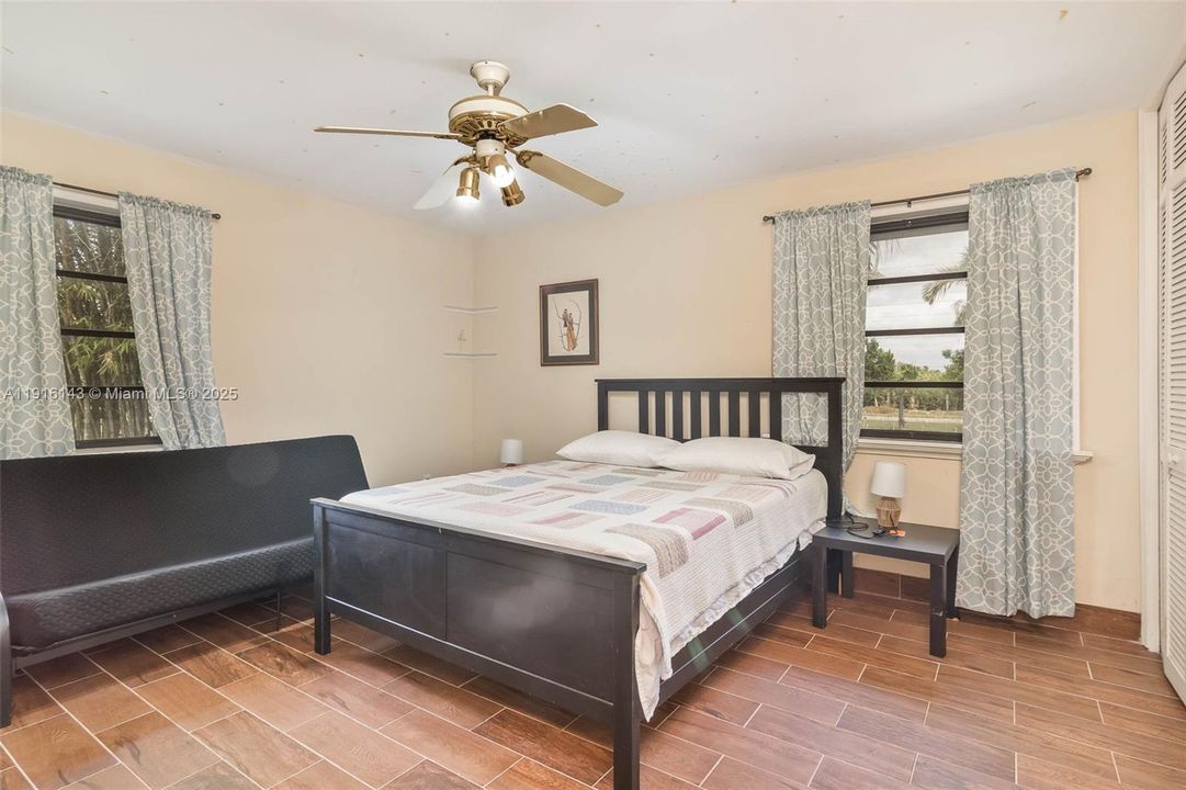 En Venta: $1,250,000 (5 camas, 3 baños, 4844 Pies cuadrados)