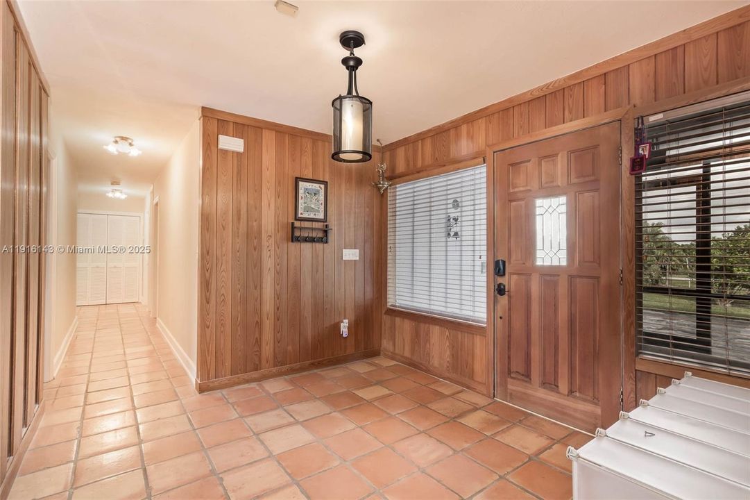 En Venta: $1,250,000 (5 camas, 3 baños, 4844 Pies cuadrados)