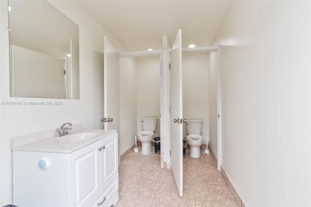 En Venta: $1,250,000 (5 camas, 3 baños, 4844 Pies cuadrados)