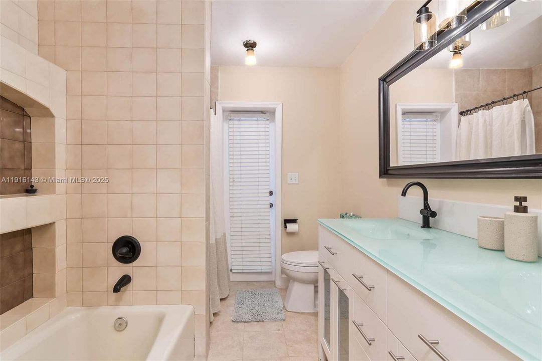 En Venta: $1,250,000 (5 camas, 3 baños, 4844 Pies cuadrados)