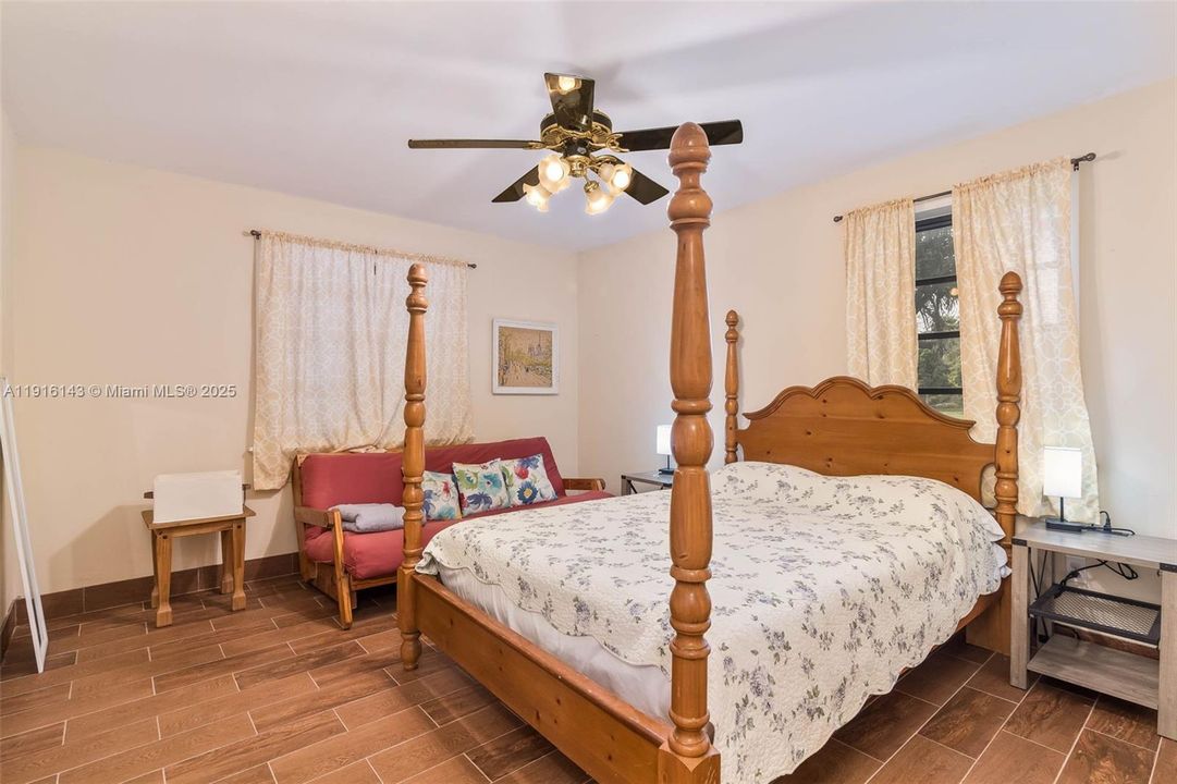 En Venta: $1,250,000 (5 camas, 3 baños, 4844 Pies cuadrados)