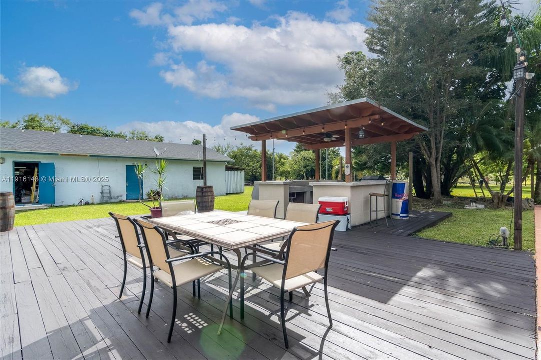 En Venta: $1,250,000 (5 camas, 3 baños, 4844 Pies cuadrados)