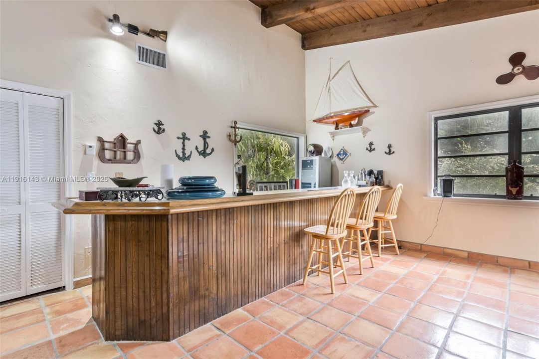 En Venta: $1,250,000 (5 camas, 3 baños, 4844 Pies cuadrados)