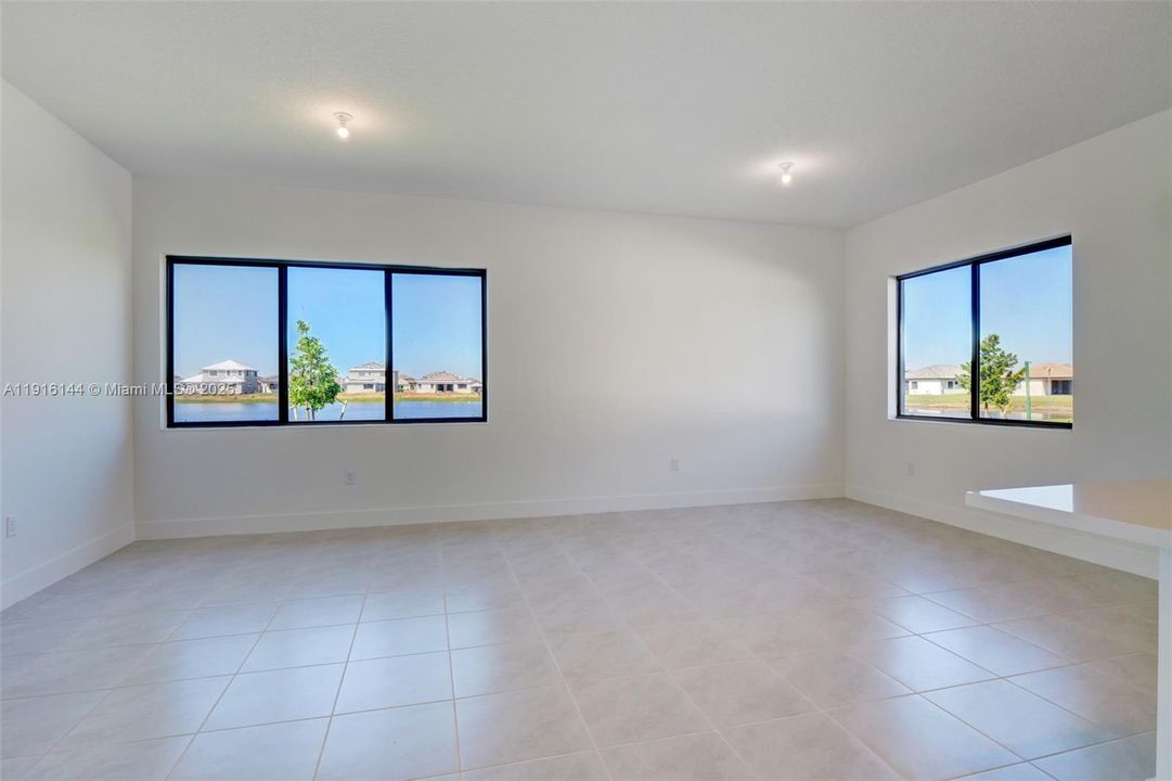 待售: $599,900 (4 贝兹, 3 浴室, 3390 平方英尺)