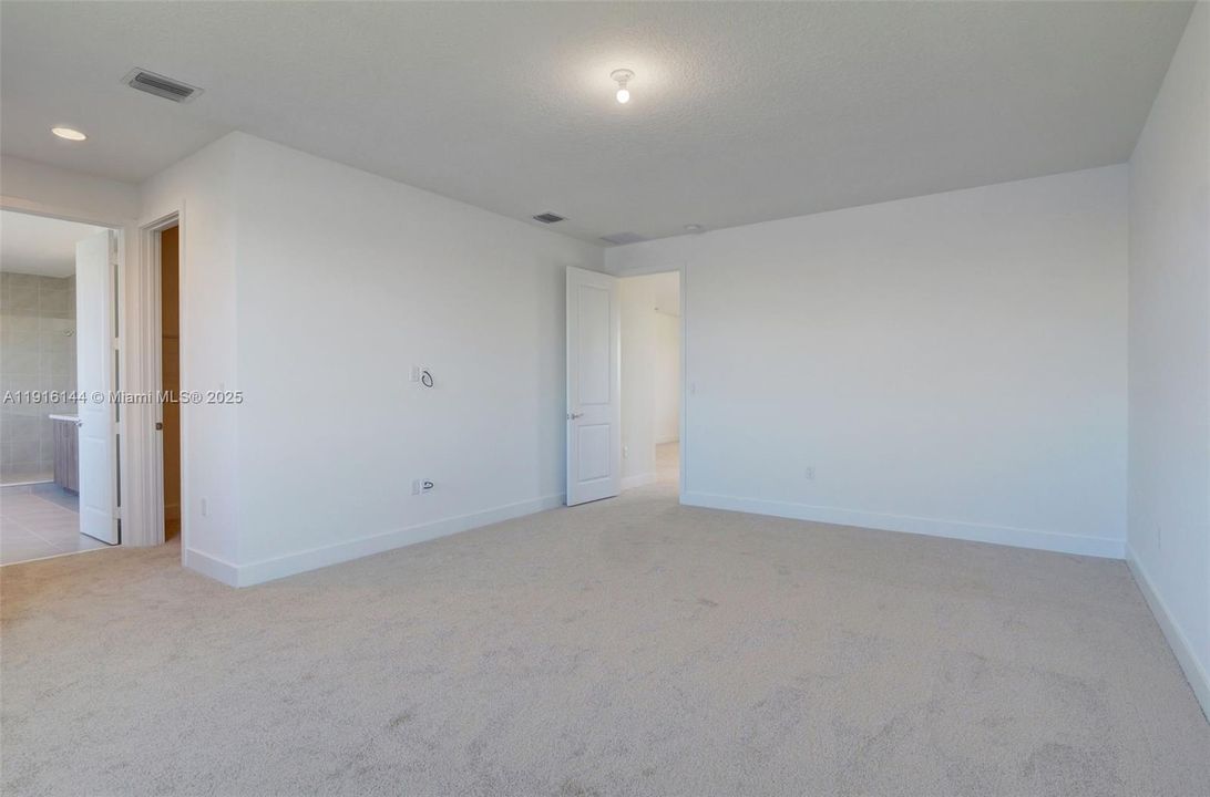 待售: $599,900 (4 贝兹, 3 浴室, 3390 平方英尺)