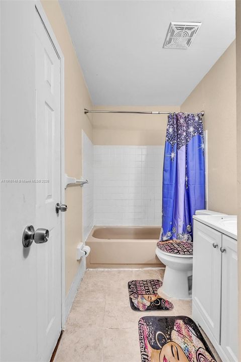 For Sale: $199,000 (2 beds, 1 baths, 940 Square Feet)