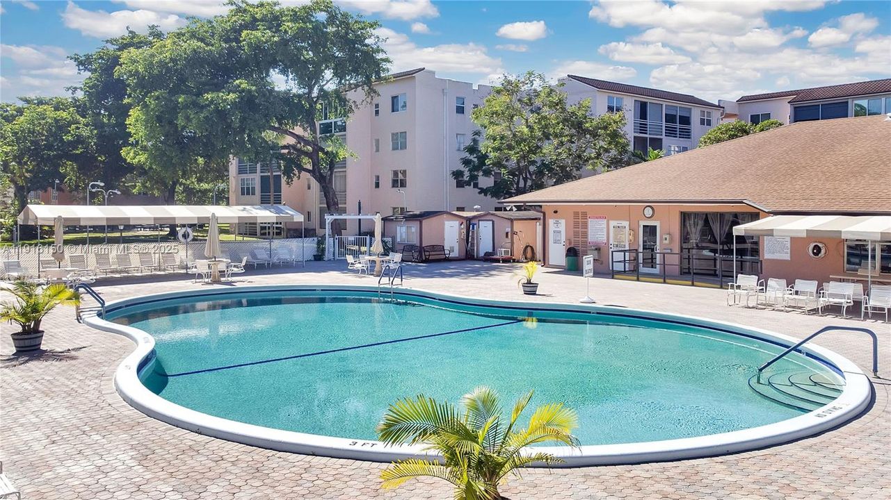 For Sale: $140,000 (2 beds, 2 baths, 865 Square Feet)