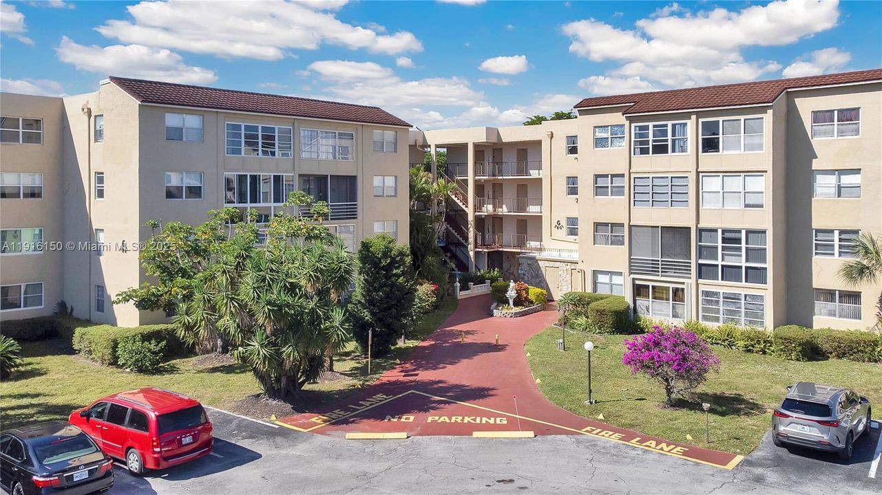 For Sale: $140,000 (2 beds, 2 baths, 865 Square Feet)