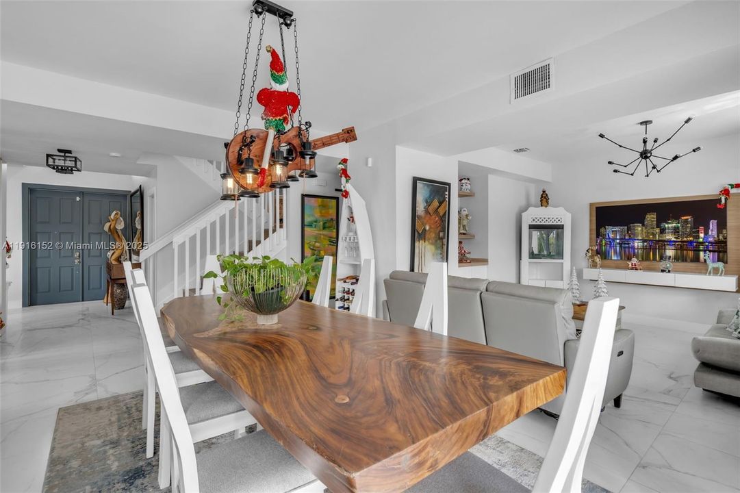 For Rent: $5,700 (4 beds, 3 baths, 2426 Square Feet)