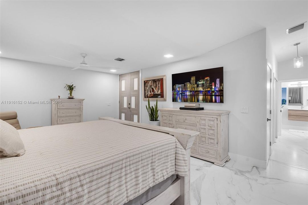 For Rent: $5,700 (4 beds, 3 baths, 2426 Square Feet)