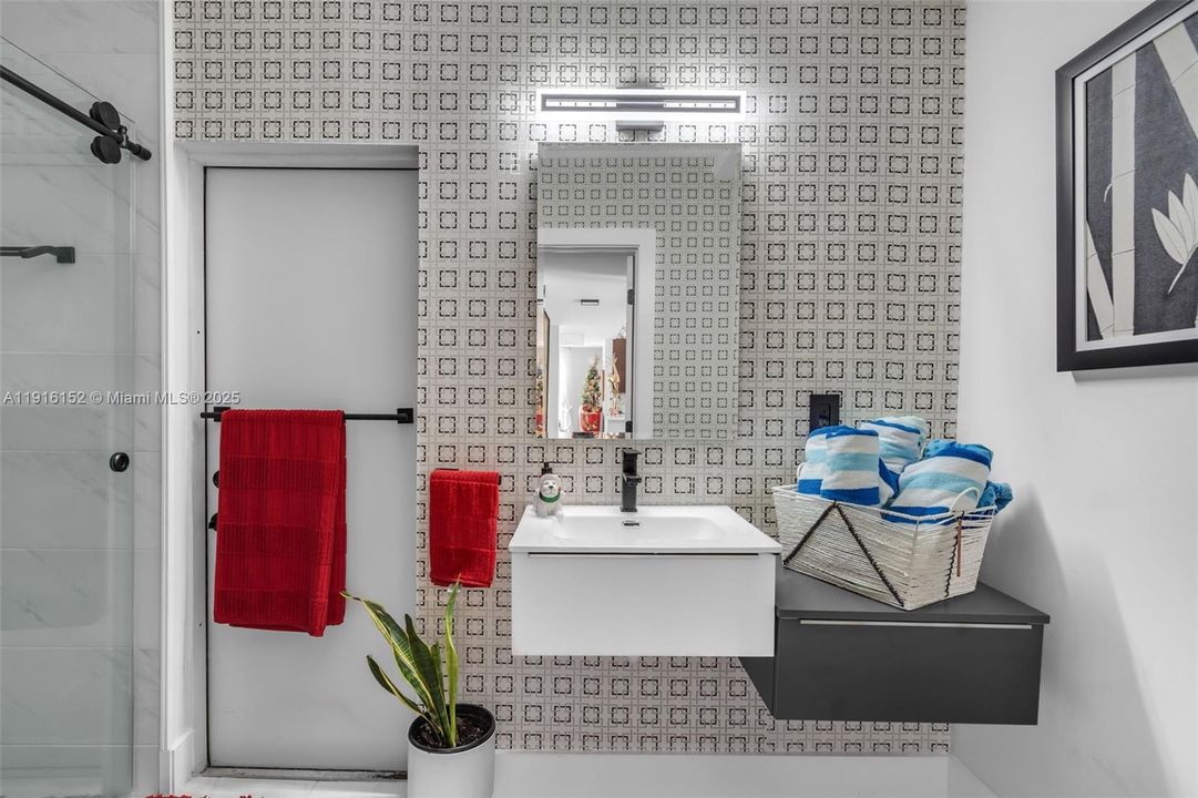 For Rent: $5,700 (4 beds, 3 baths, 2426 Square Feet)